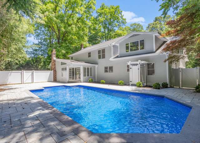 Property at 269 Oyster Bay Rd, Mill Neck, NY 11765, 4 beds, 3.5 baths