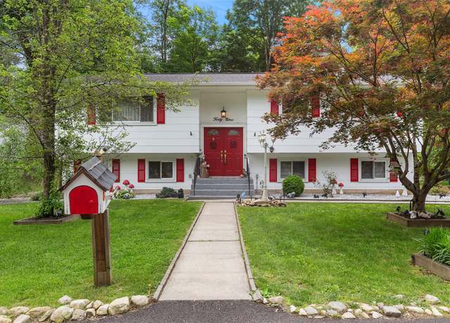 Property at 49 Sherwood Rd, Cortlandt Manor, NY 10567, 3 beds, 2.5 baths