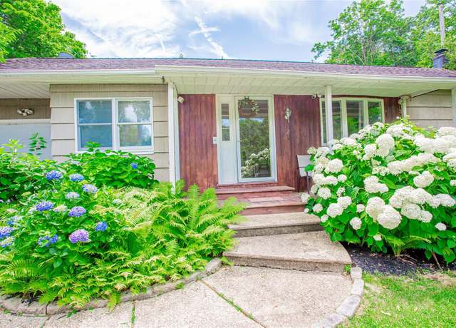 Property at 2 Paulding St, Huntington, NY 11743, 2 beds, 1.5 baths
