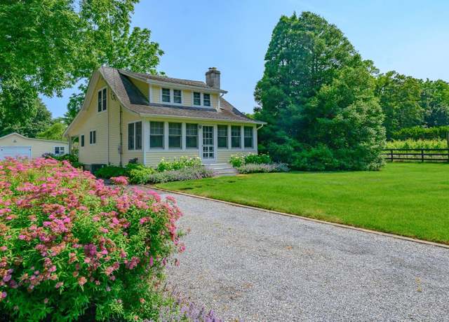Property at 9780 Old Sound Ave, Mattituck, NY 11952, 3 beds, 1.5 baths