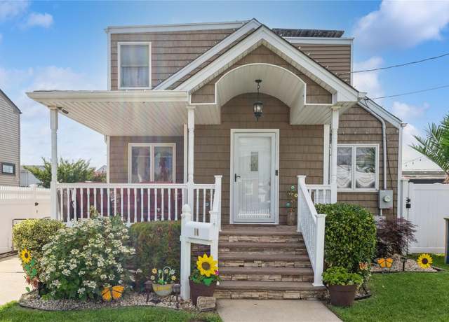Property at 10 Commonwealth St, Franklin Square, NY 11010, 4 beds, 2 baths