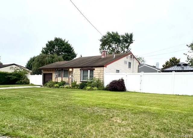 Property at 1300 Race Ave, Medford, NY 11763, 3 beds, 2 baths