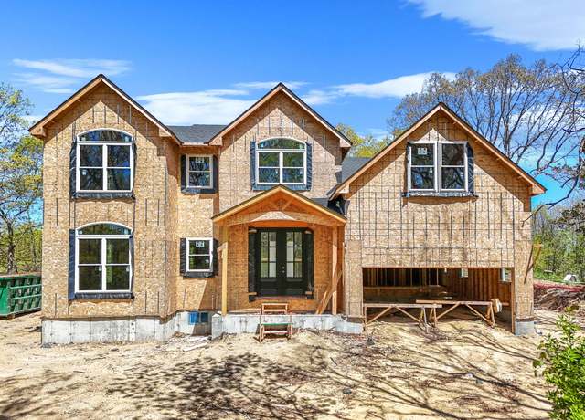 Property at 11 Sunrise Pl, Farmingville, NY 11738, 4 beds, 3.5 baths
