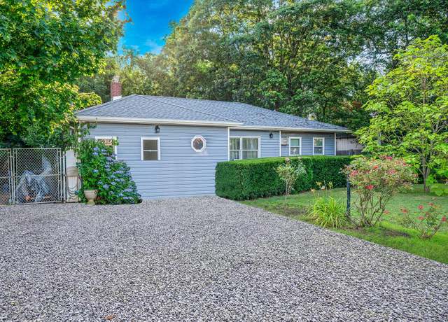 Property at 322 N Dunton Ave, East Patchogue, NY 11772, 4 beds, 2.5 baths