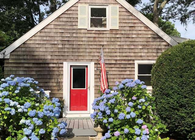 Property at 35A Neptune Ave, Hampton Bays, NY 11946, 4 beds, 1 bath