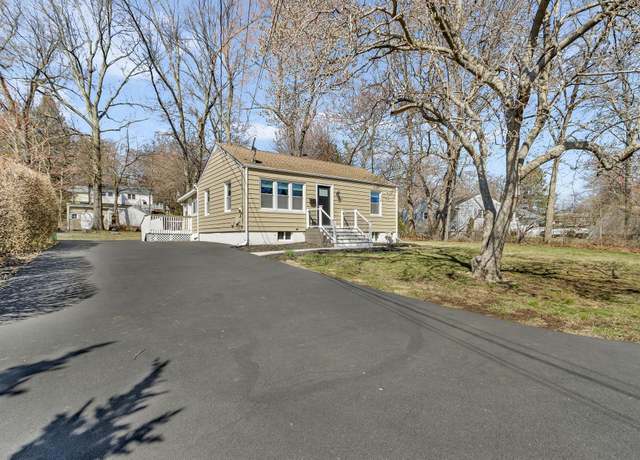 Property at 29 N Park Ave, Nanuet, NY 10954, 2 beds, 1 bath