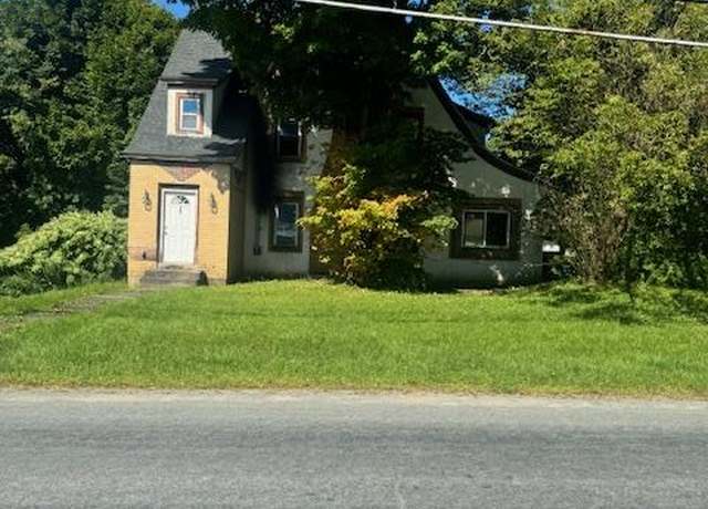 Property at 33 Pearl St, Livingston Manor, NY 12758, 4 beds, 1.5 baths