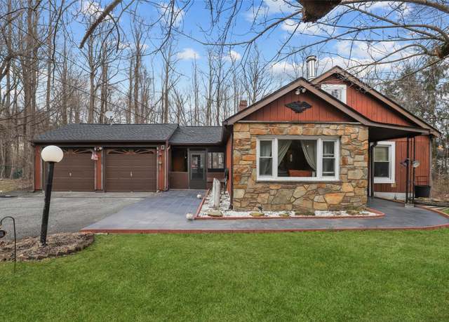 Property at 11 Hustis Rd, Cold Spring, NY 10516, 4 beds, 2 baths