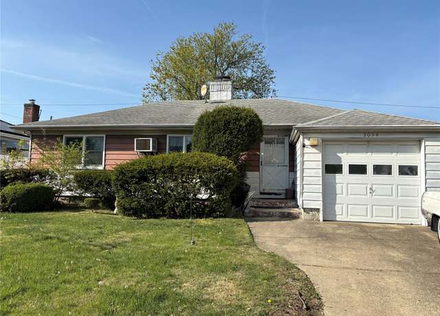 Property at 2094 Renfrew Ave, Elmont, NY 11003, 3 beds, 1 bath