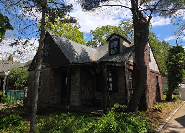 Property at 2861 Willard Ave, Oceanside, NY 11572, 4 beds, 1 bath