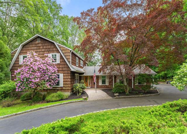 Property at 9 Stonehedge Dr, West Nyack, NY 10994, 5 beds, 3.5 baths