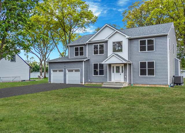 Property at 146 Walter Ave, Hauppauge, NY 11788, 5 beds, 3 baths