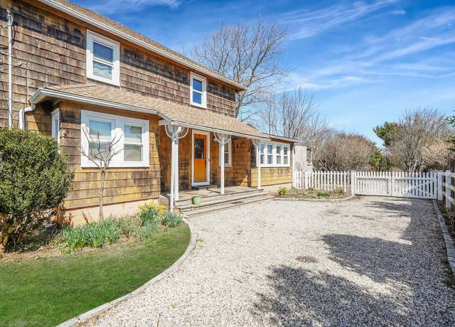 Property at 4300 Depot Ln, Cutchogue, NY 11935, 4 beds, 1.5 baths