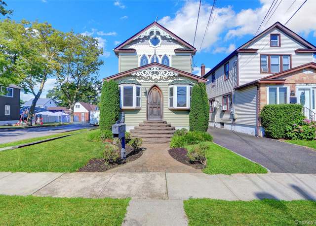 Property at 89 Rolling St, Lynbrook, NY 11563, 4 beds, 1 bath