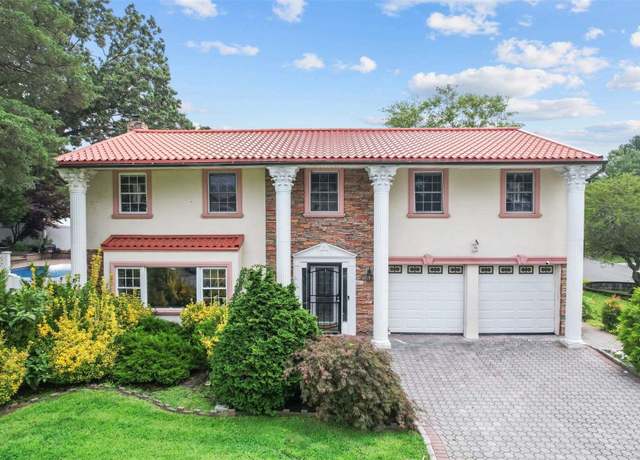 Property at 3 Neil Dr, Lake Grove, NY 11755, 5 beds, 5.5 baths