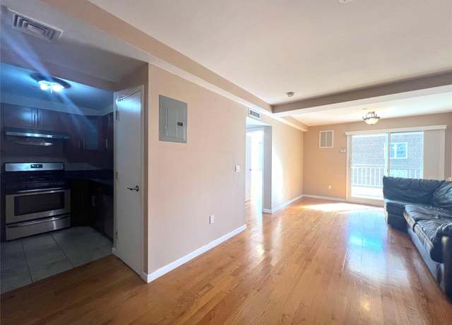 Property at 14075 Ash Ave Unit 5C, Flushing, NY 11355, 1 bed, 1 bath
