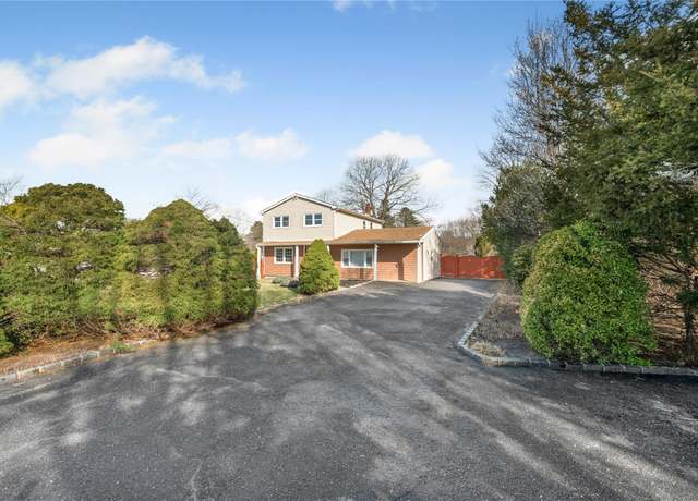 Property at 49 Hemlock St, Selden, NY 11784, 4 beds, 4.5 baths