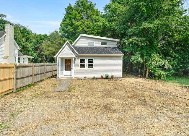 Property at 131 Vassar Rd, Poughkeepsie, NY 12603, 3 beds, 1 bath