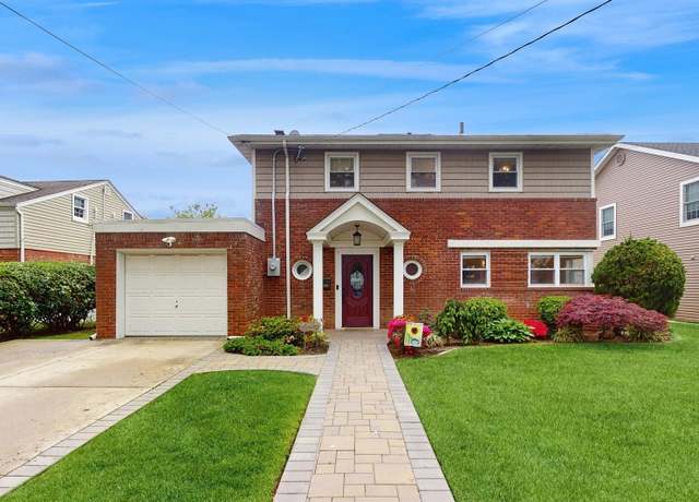 Property at 3408 Frederick St, Oceanside, NY 11572, 3 beds, 1.5 baths