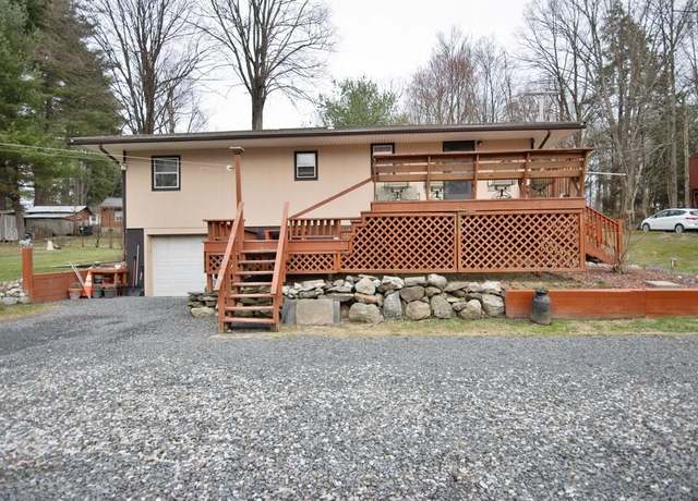 Property at 16 Farmingdale Ln, Bloomingburg, NY 12721, 2 beds, 1.5 baths