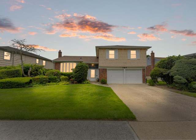 Property at 797 Caldwell Ave, North Woodmere, NY 11581, 4 beds, 3 baths