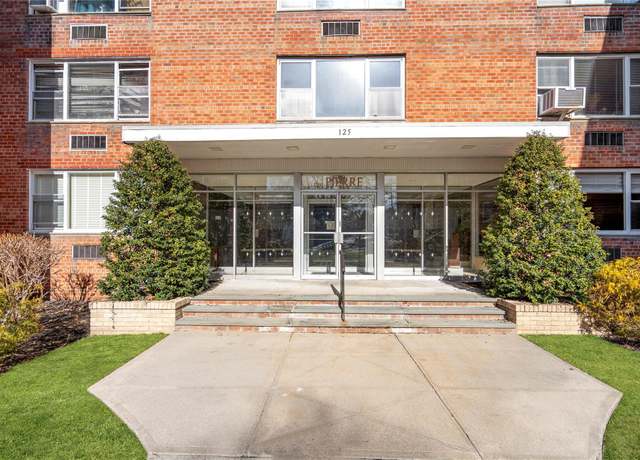 Property at 125 Main St Unit 2N, Port Washington, NY 11050, 1 bed, 1 bath