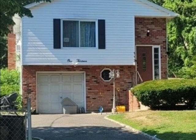 Property at 113 Gates Ave, Central Islip, NY 11722, 4 beds, 1 bath