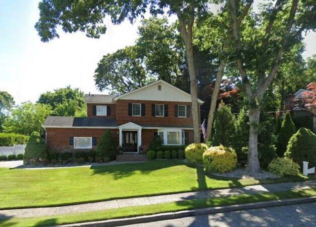 Property at 9 Jamar Ln, Lake Ronkonkoma, NY 11779, 4 beds, 1.5 baths
