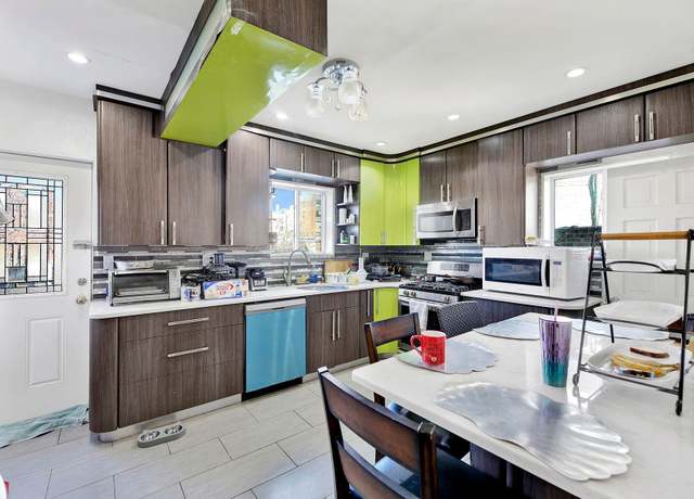 Property at 102-17 62 Dr, Forest Hills, NY 11375, 3 beds, 2.5 baths