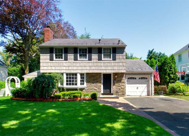 Property at 5 Winthrop Rd, Port Washington, NY 11050, 3 beds, 1.5 baths