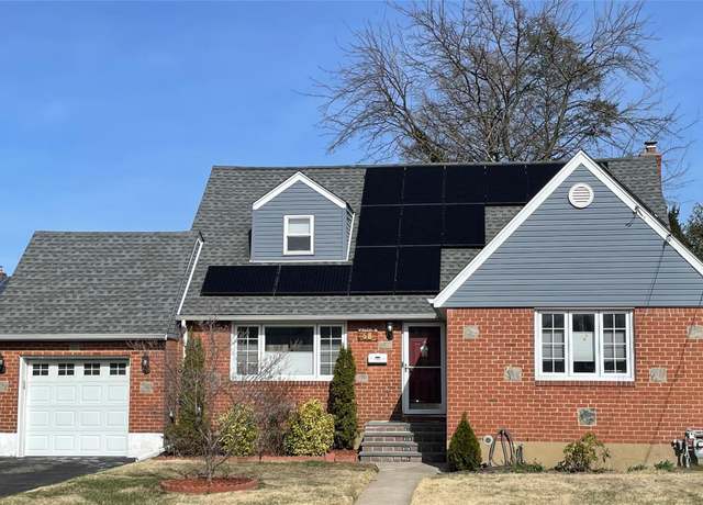 Property at 68 4th Ave, Garden City Park, NY 11040, 5 beds, 3 baths