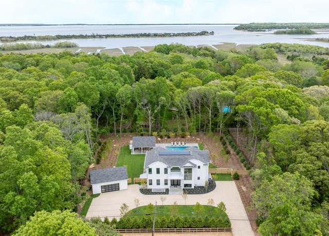 Property at 4 Dogwood Dr, East Hampton, NY 11937, 6 beds, 7.5 baths