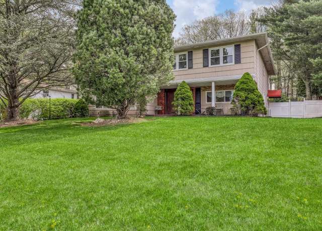 Property at 36 Lyncrest Dr, Monsey, NY 10952, 5 beds, 3.5 baths