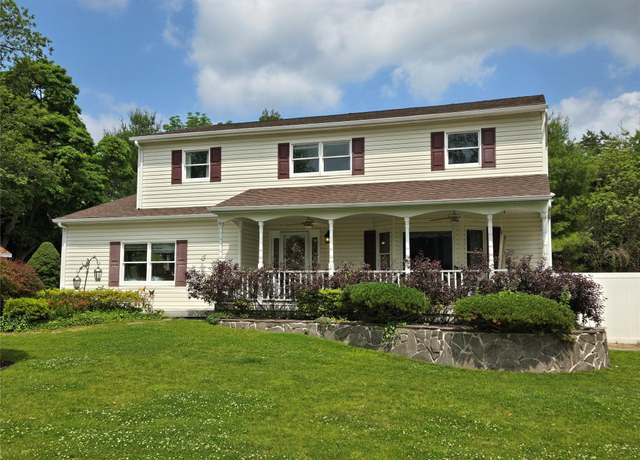 Property at 18 Laura Ct, Nesconset, NY 11767, 4 beds, 2.5 baths