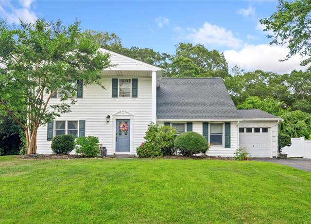 Property at 43 Westcliff Dr, Mount Sinai, NY 11766, 4 beds, 1.5 baths