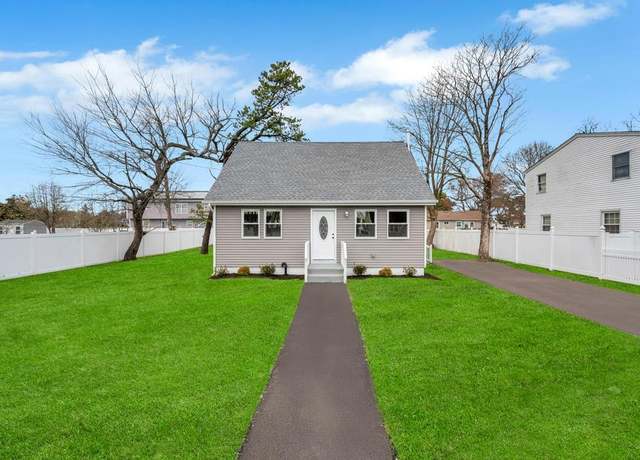 Property at 25 Poplar Rd, Amityville, NY 11701, 4 beds, 2 baths