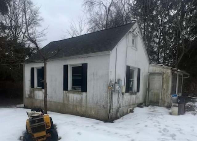 Property at 28 Red Brook Rd, Mahopac, NY 10541, 2 beds, 1 bath