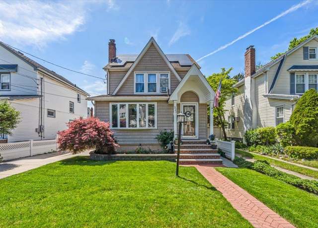 Property at 321 Rolling St, Malverne, NY 11565, 3 beds, 1.5 baths