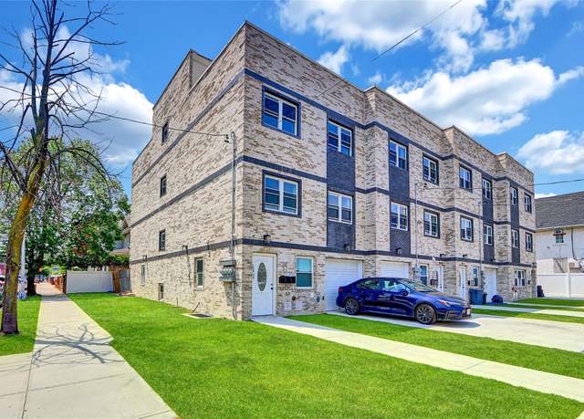 Property at 139-22 95 Ave, Jamaica, NY 11435, 8 beds, 6 baths