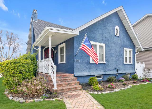 Property at 121 Central Pkwy, Merrick, NY 11566, 5 beds, 2 baths