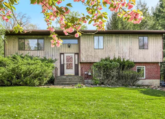 Property at 6 Dike Dr, Monsey, NY 10952, 6 beds, 3 baths