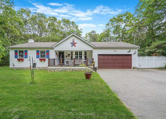 Property at 138 Barton Ave, Patchogue, NY 11772, 3 beds, 2 baths