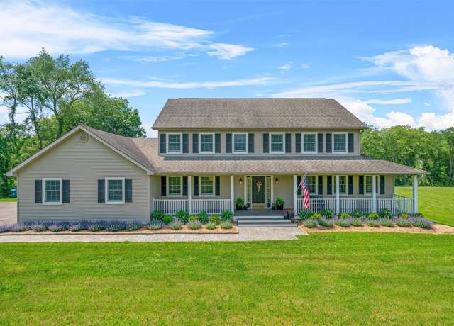 Property at 17 Jackson Ln, Campbell Hall, NY 10916, 4 beds, 3.5 baths