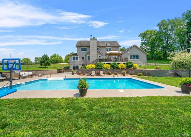 Property at 17 Jackson Ln, Campbell Hall, NY 10916, 4 beds, 3.5 baths