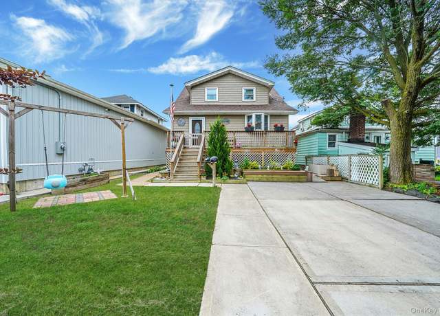 Property at 17 East Ave, Lawrence, NY 11559, 3 beds, 2 baths