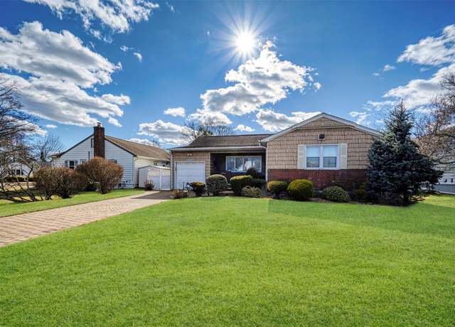 Property at 2734 Harvey Dr, North Bellmore, NY 11710, 3 beds, 2 baths