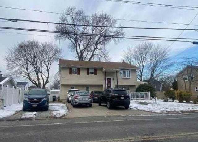 Property at 202 Broadway, Brentwood, NY 11717, 4 beds, 2 baths