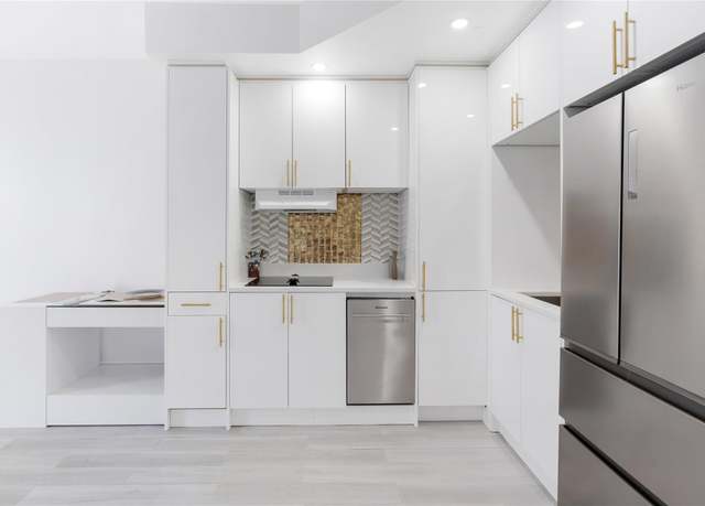 Property at 2805 Ocean Pkwy Unit 2C, Brooklyn, NY 11235, 1 bed, 1 bath