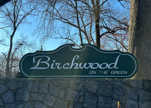 Property at 4011 Wilshire Ln #4011, Oakdale, NY 11769, 1 bed, 1 bath