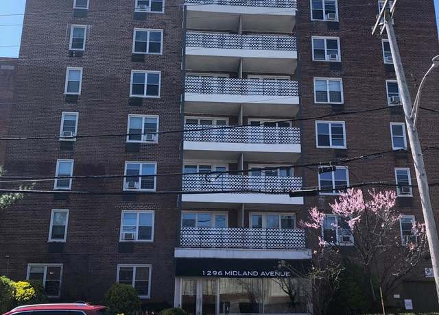 Property at 1296 Midland Ave Unit E4, Yonkers, NY 10704, 3 beds, 1.5 baths